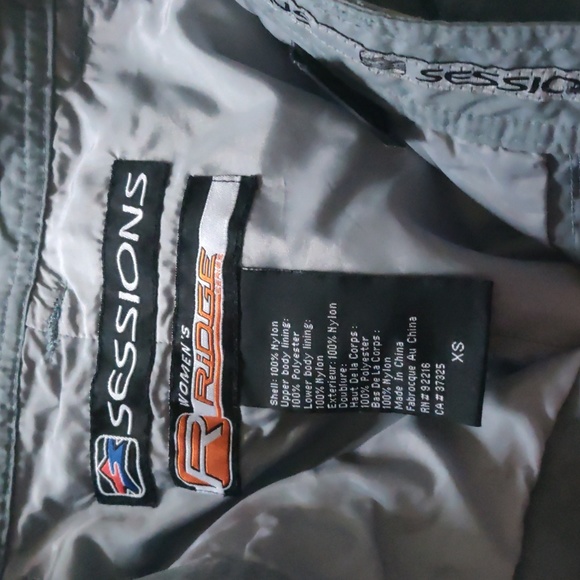 Snowboarding pants - Picture 3 of 3